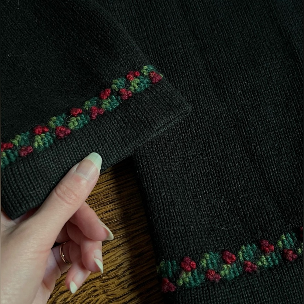 Vintage Berry Basket Sweater, Thick Cotton Holiday Sweater, Embroidered - Picture 4 of 6
